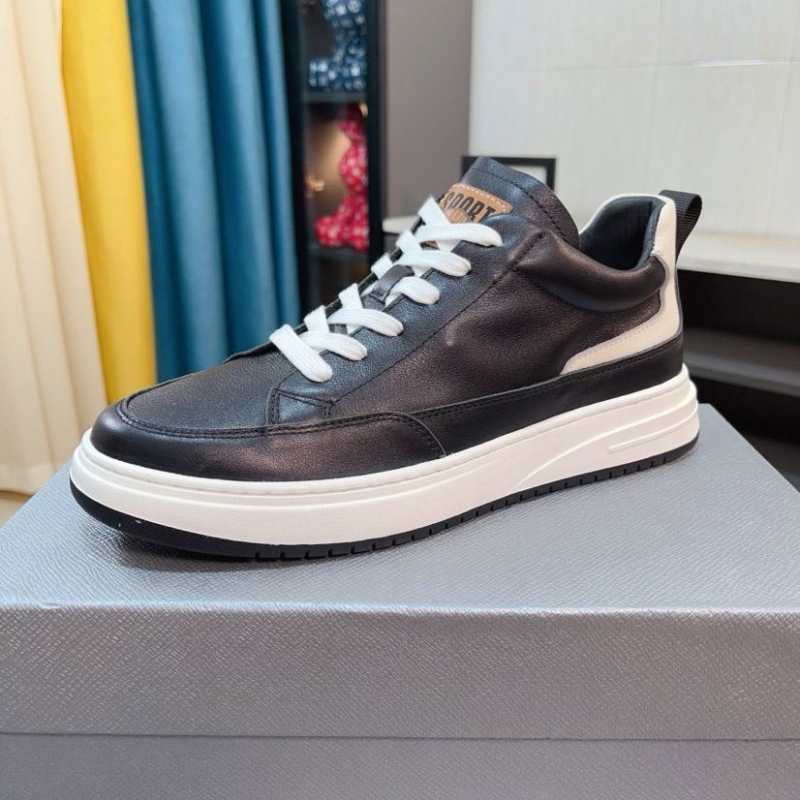 Pra*a casual shoes